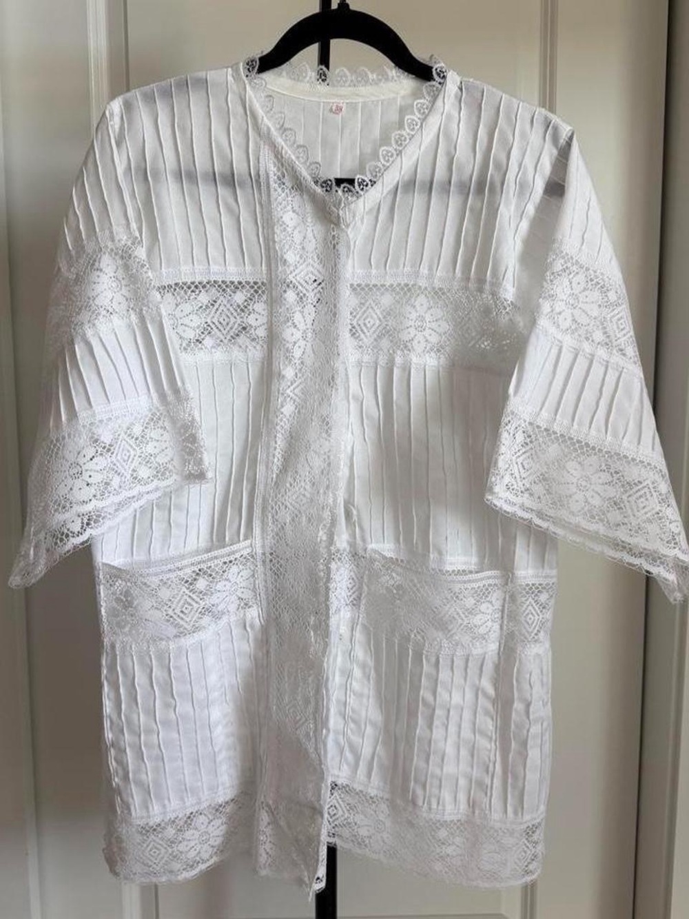 Vintage White Lace Panel Button-up